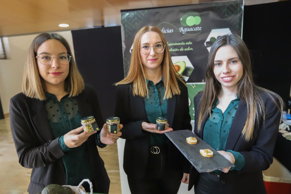 La Escuela Politécnica de Orihuela sigue innovando en tecnología alimentaria y sus alumnos lo demostraron de nuevo ayer con once propuestas creativas y con mercado