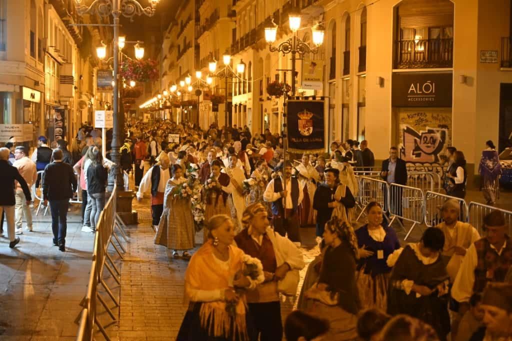 En imágenes | Zaragoza vive su día grande con la Ofrenda de Flores a la Virgen del Pilar