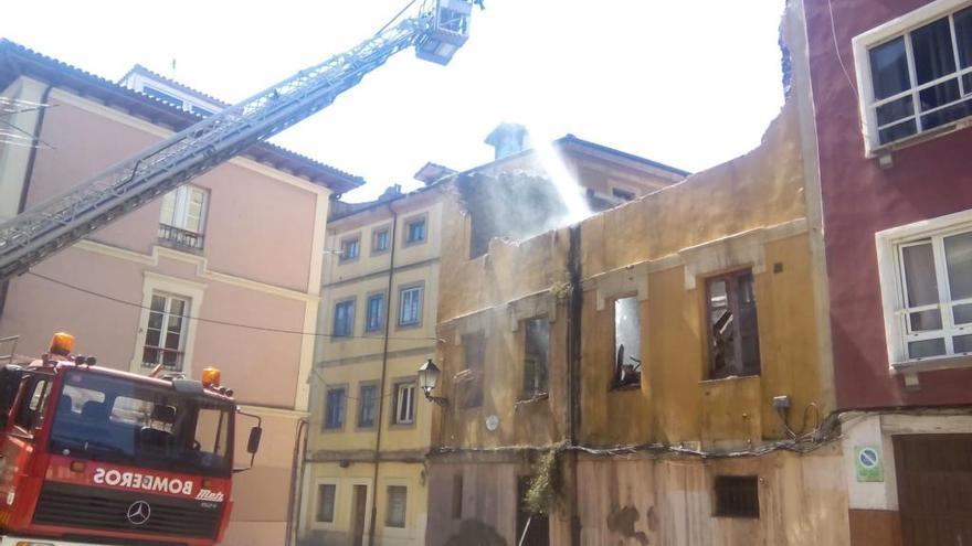Los vecinos afectados por el derrumbe de un edificio en Cimavilla podrán volver a sus casas