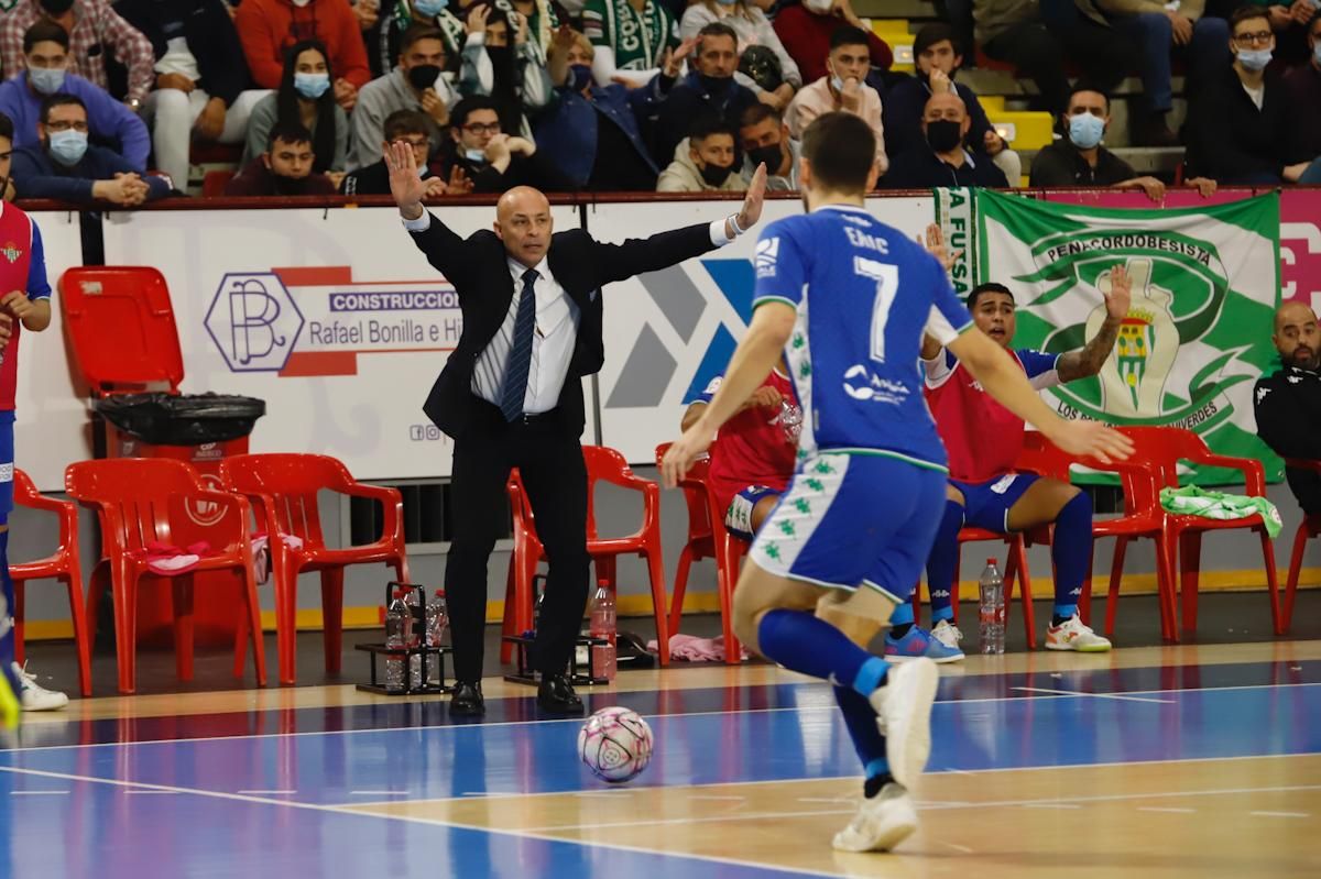 Las imágenes del derbi entre el Córdoba Futsal y el Betis en Vista Alegre