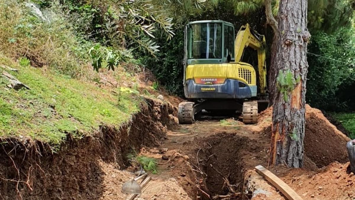 Obras de mejora en la red de saneamiento de Añoreta.