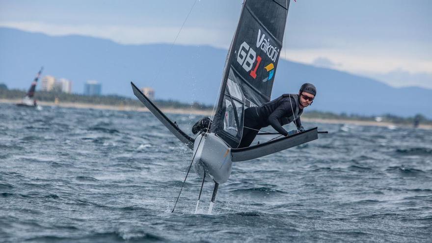 El Moth entra en joc a l'Escala amb la primera jornada amb vent favorable del Campionat d’Europa