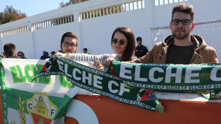 Seguidores del Elche en El Clariano en el encuentro Ontinyent-Elche