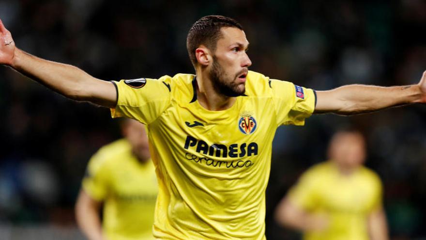 Pedraza celebra su gol ante el Sporting de Portugal.