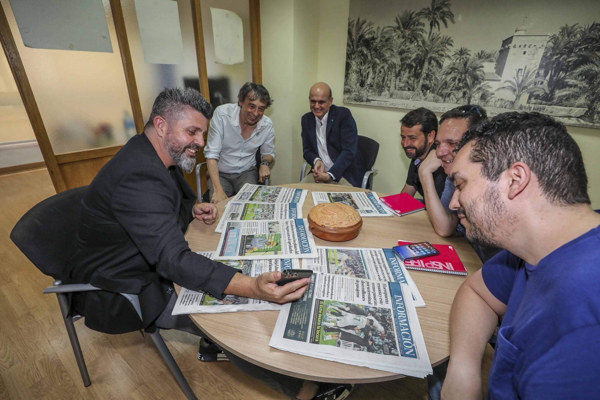 Visita Bragarnik dueño del Elche cf a la Redaccion de informacion en Elche