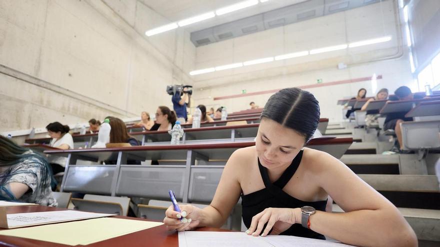 Los opositores a Maestro en la Región reclaman "una revisión transparente" tras suspender la mayoría de los aspirantes