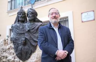 «Los Moros y Cristianos de Elche tienen festeros suficientes, la asociación está muy sana y confía en crecer»