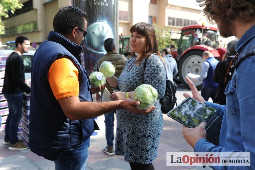 Los tractores se marchan de Murcia después de 29 horas