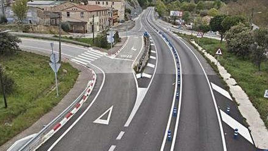 La carretera C-55 al seu pas per Castellgalí amb una buidor inusual, a les 5 de la tarda