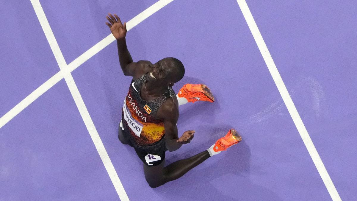 Joshua Cheptegei se coronó en el Stade de France