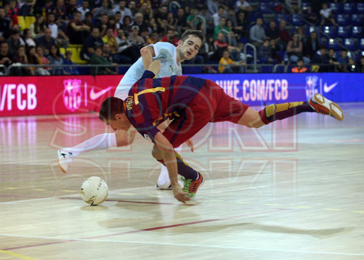 FC Barcelona, 4 - Santiago Futsal, 2 FC Barcelona, 4 - Santiago Futsal, 2