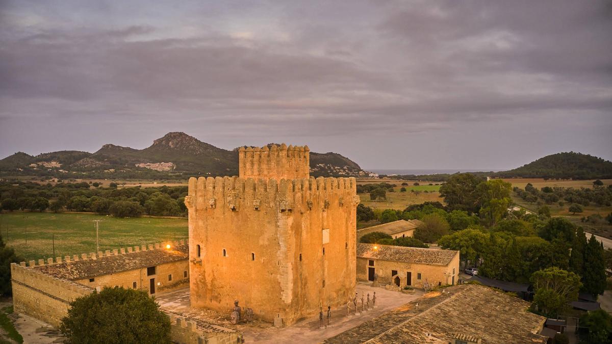 Auch die charakteristische Festung Torre de Canyamel gehört der Familie Morell