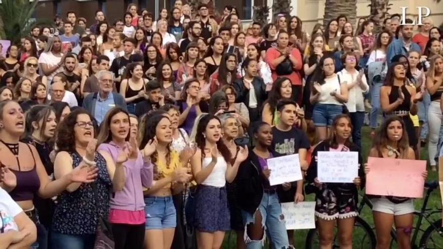 Protesta contra la violación grupal en el sur de Gran Canaria