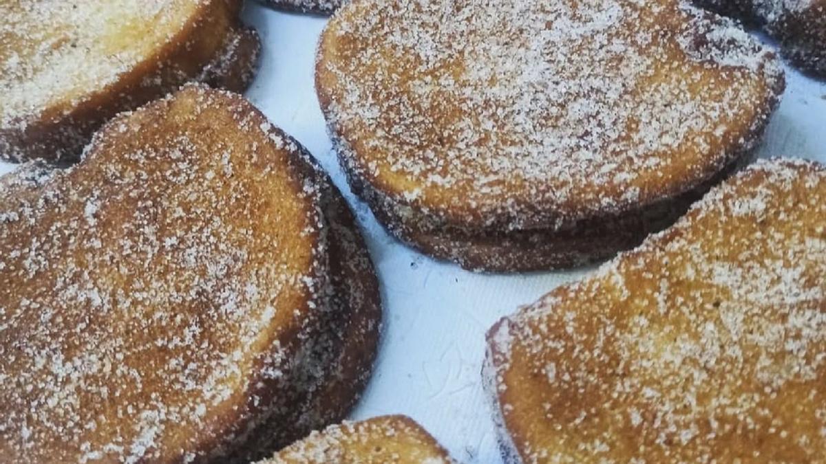 Torrijas elaboradas por la Panadería Galancho de Cuevas de San Marcos.