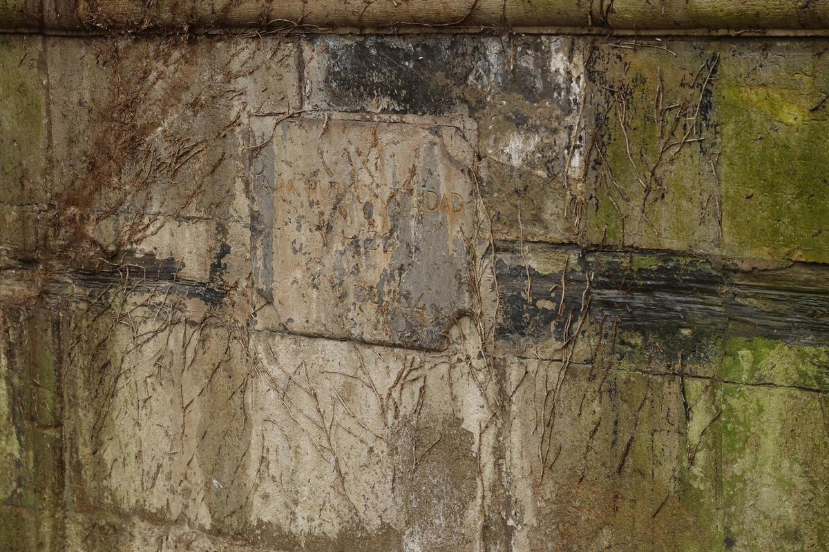 La histórica fuente de Contrueces, en Gijón, de nuevo a la vista gracias al trabajo e iniciativa de los vecinos (en imágenes)