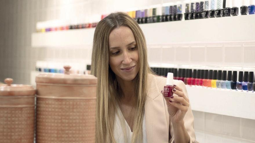 “Llevar las uñas perfectas se ha vuelto fundamental”: el bum de las tiendas de manicura se afianza en Canarias