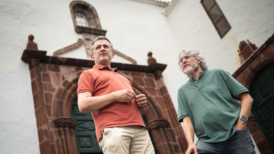 Antonio Tabares &#039;tira&#039; del Carro Alegórico y Triunfal de la Bajada de la Virgen de Las Nieves