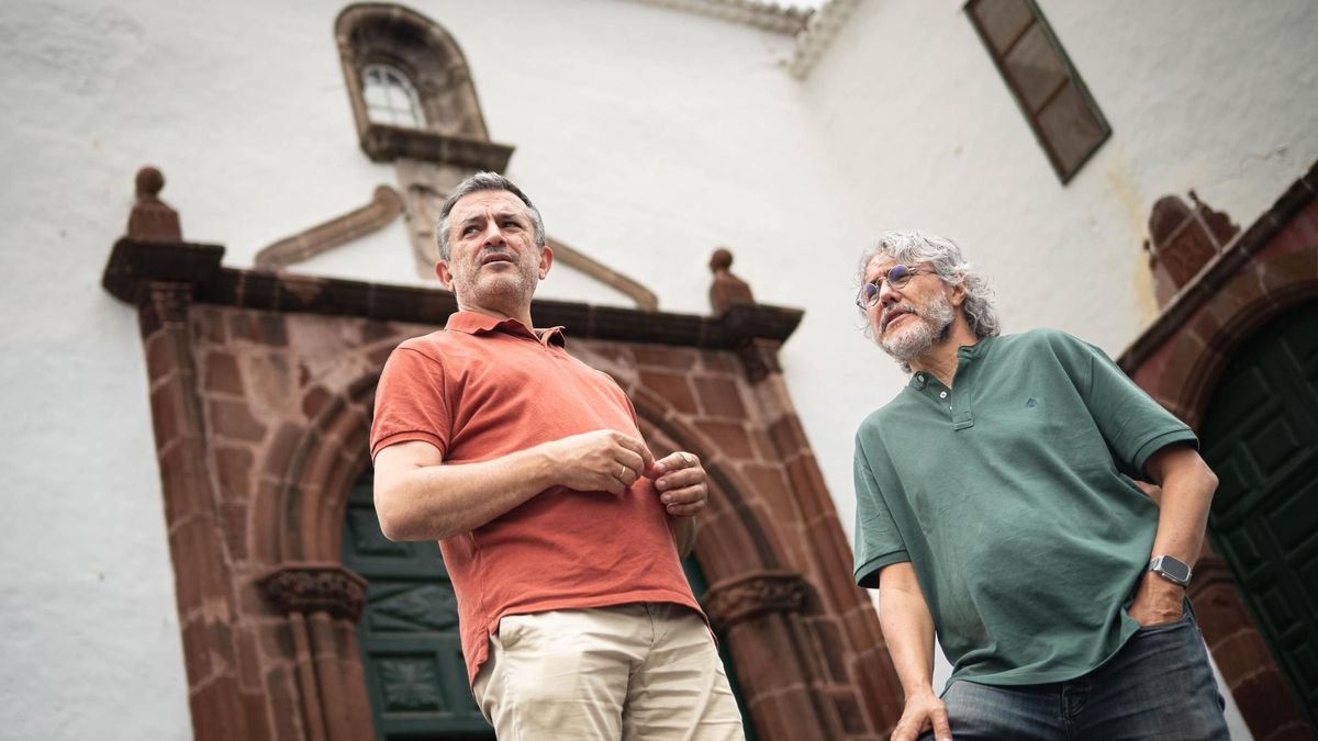 El dramaturgo Antonio Tabares, a la izquierda, junto al compositor Gonzalo Cabrera, en Santo Domingo.