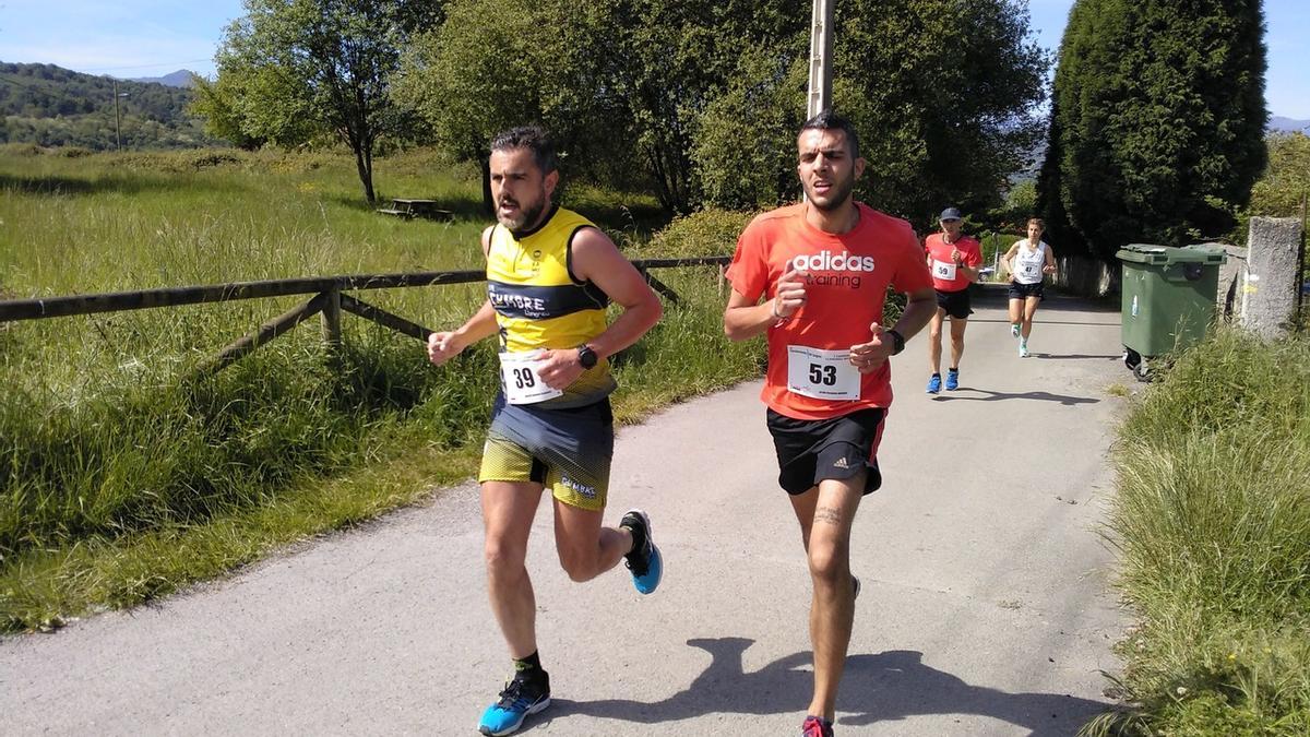 Participantes en la carrera popular de la primera edición