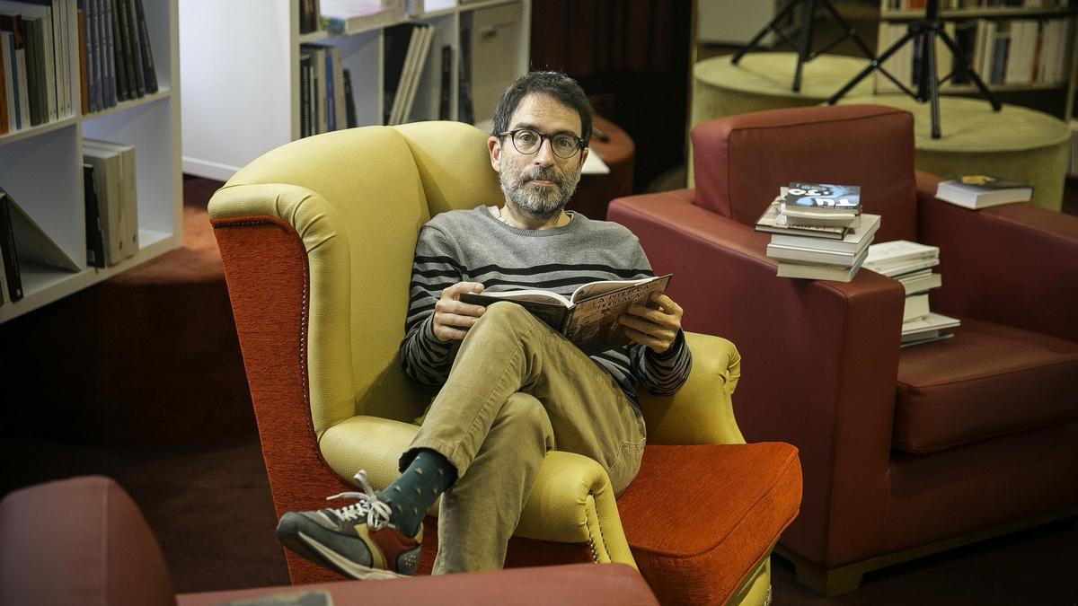 Xavier Vidal, librero de la librería barcelonesa Nollegiu