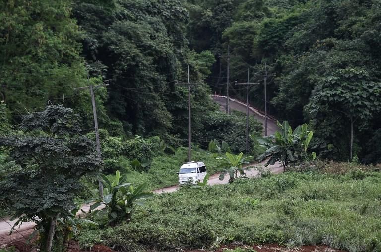 Rescatados todos los 12 niños y el monitor que quedaron atrapados en una cueva de Tailandia