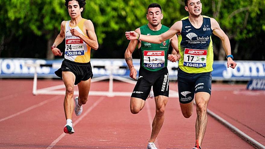 Lluís Fullana ganó el 3.000 obstáculos en Castellón.