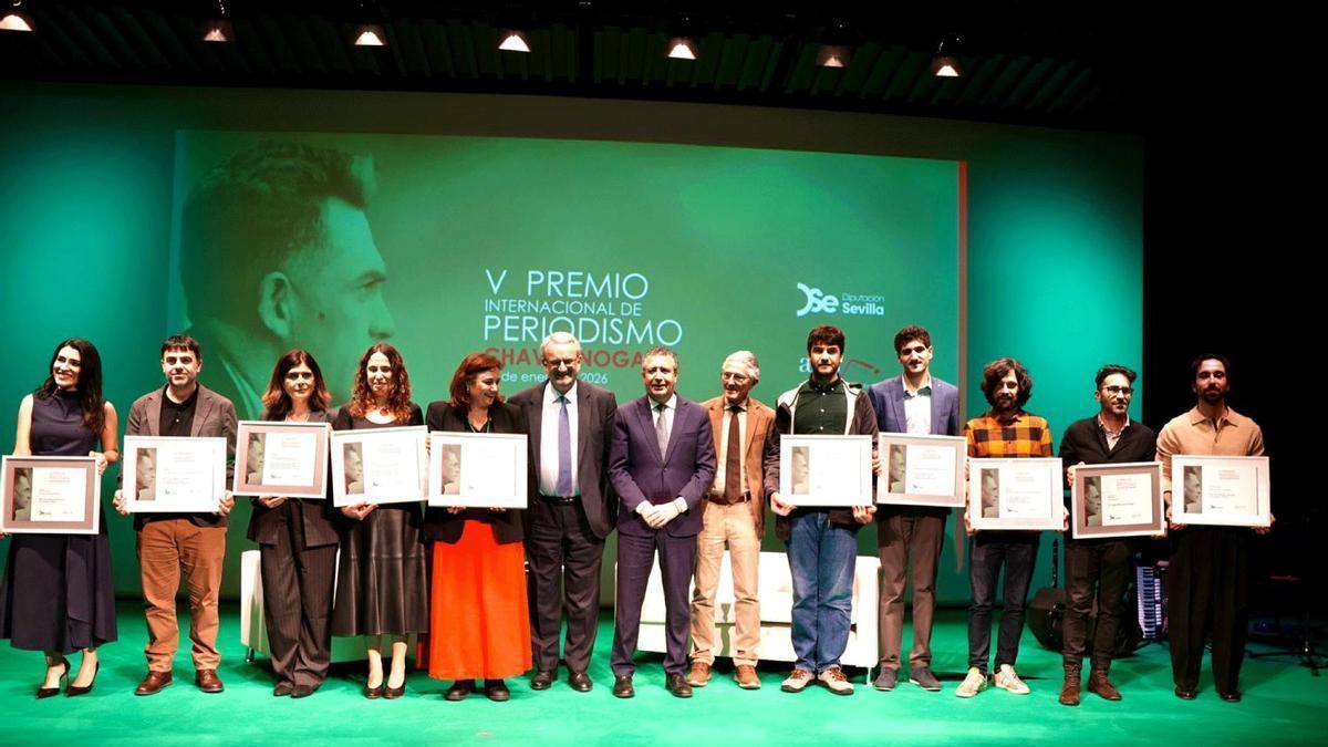 Foto de familia de los premiados.