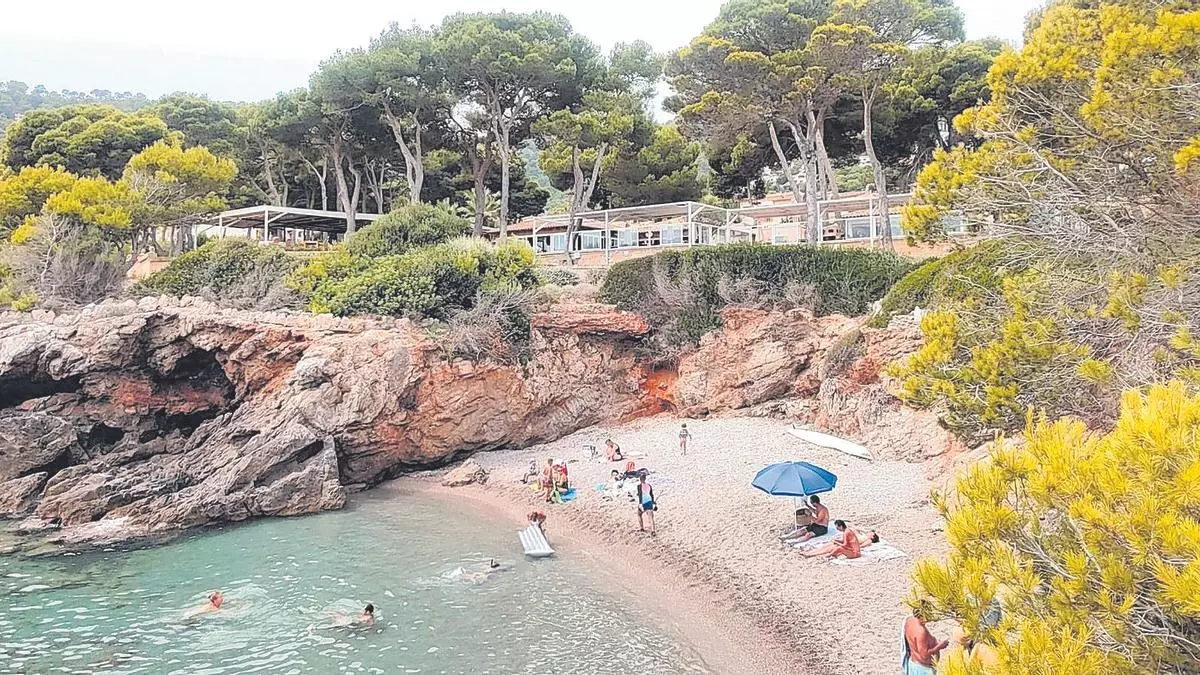 Restaurant Cala Rotja: ante las aguas cristalinas de Capdepera
