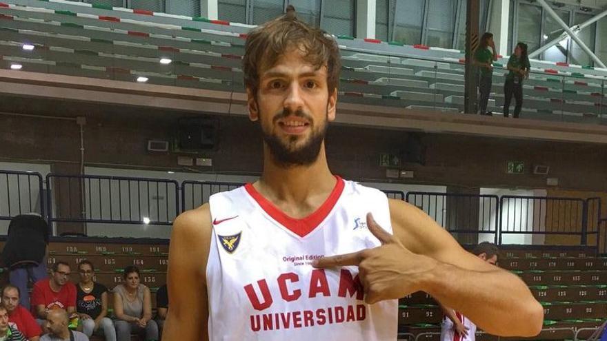 El UCAM &#039;regresa al pasado&#039; con su segunda equipación