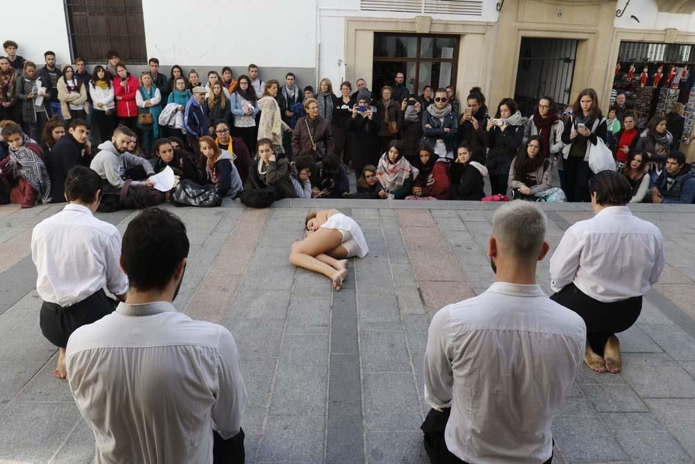 Jornada reivindicativa contra la violencia hacia las mujeres en Córdoba .