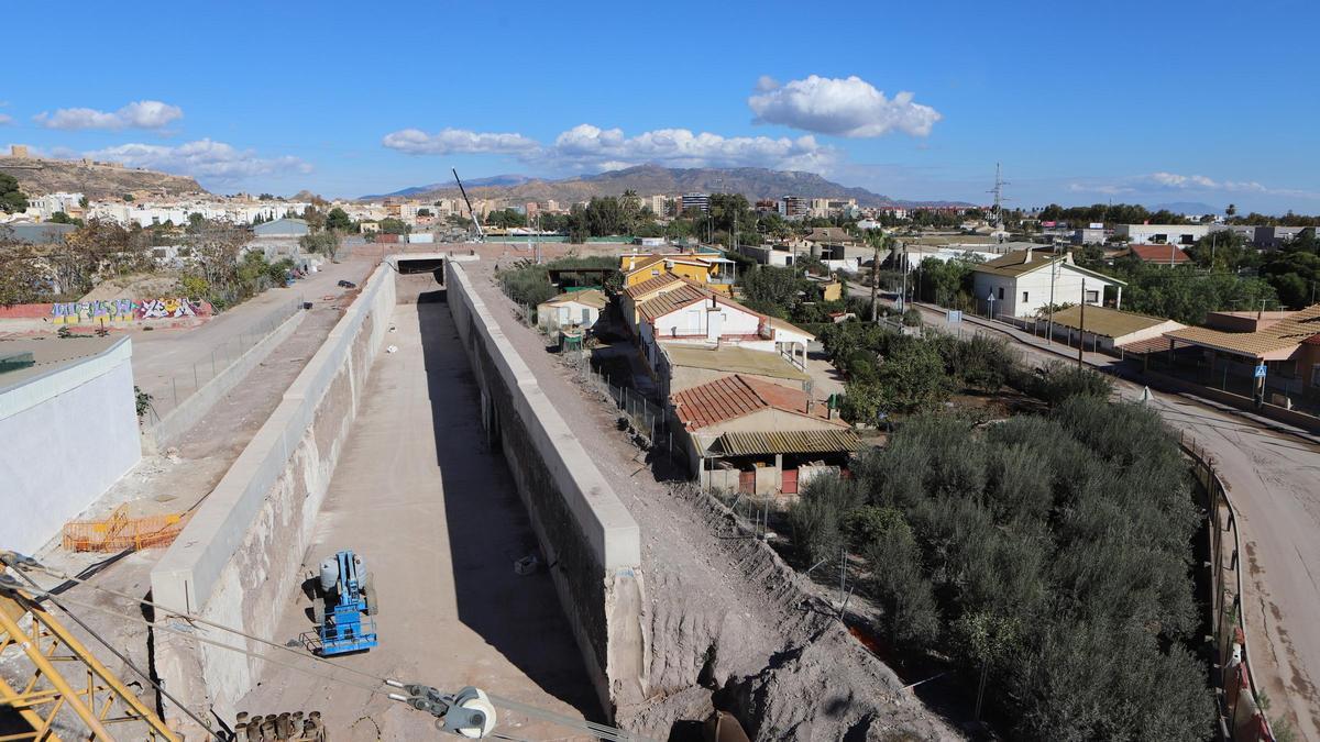 Zona convertida en inundable en la margen derecha de la 'salida' del soterramiento.