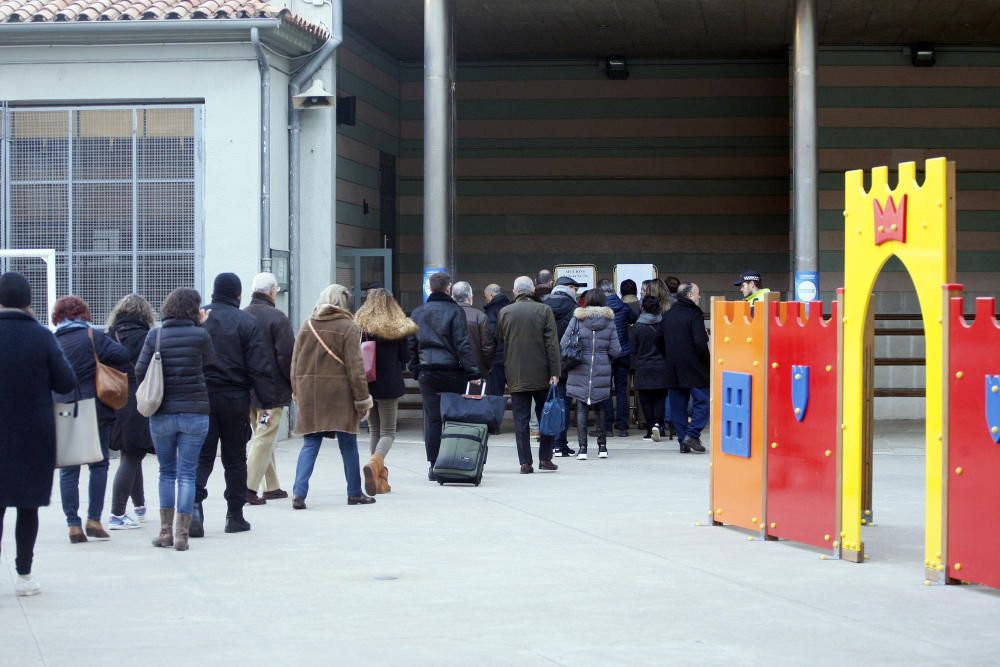 Votacions al col·legi Verd i al pavelló de Palau