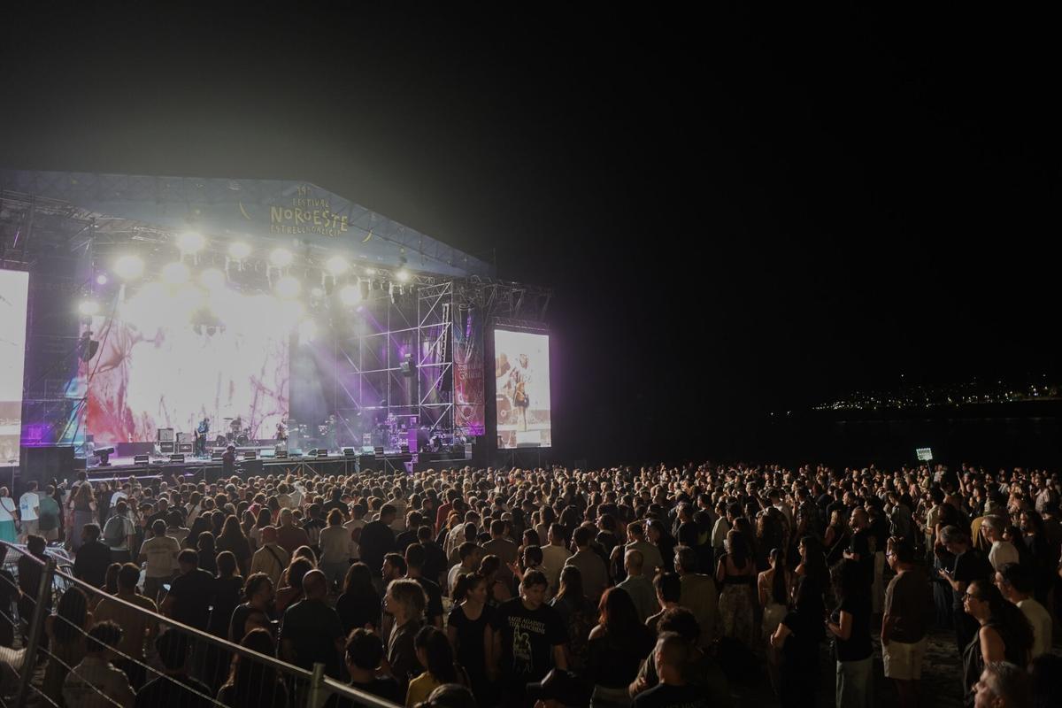 El Festival Noroeste Estrella Galicia estrena los conciertos de la playa con la banda irlandesa de 'garage punk' Sprints, en su primera visita a la ciudad.