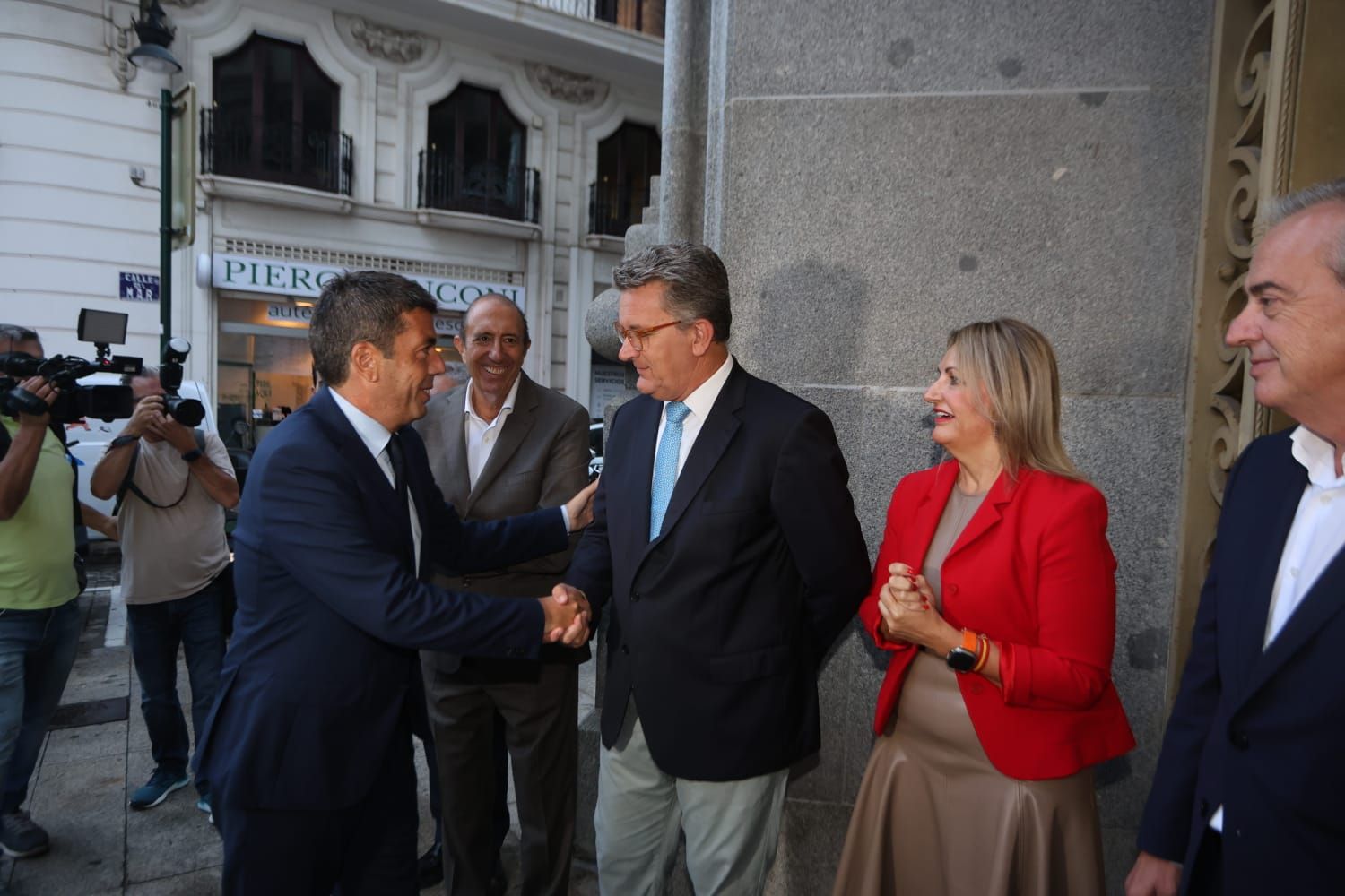 Llegada de los asistentes a la segunda edición del Foro de Energía en la Comunitat Valenciana