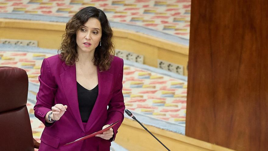 La presidenta de la Comunidad de Madrid, Isabel Díaz Ayuso, en el Pleno de la Asamblea