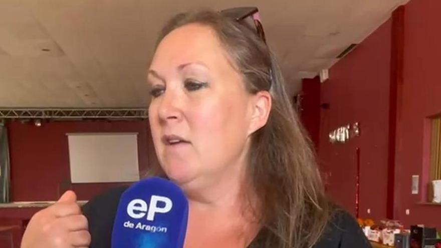 Yasmina, trabajadora de la residencia de Luesia, regresa al municipio tras el incendio de Orés.