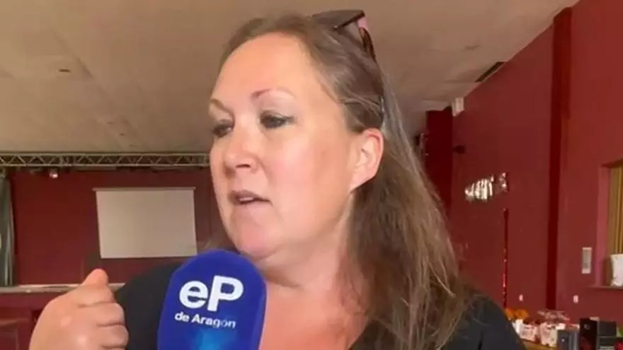 Yasmina, trabajadora de la residencia de Luesia, regresa al municipio tras el incendio de Orés.