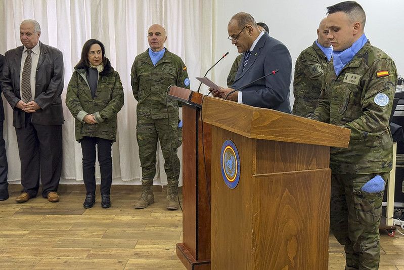 La ministra Robles visita a los soldados de la Brigada X en Líbano