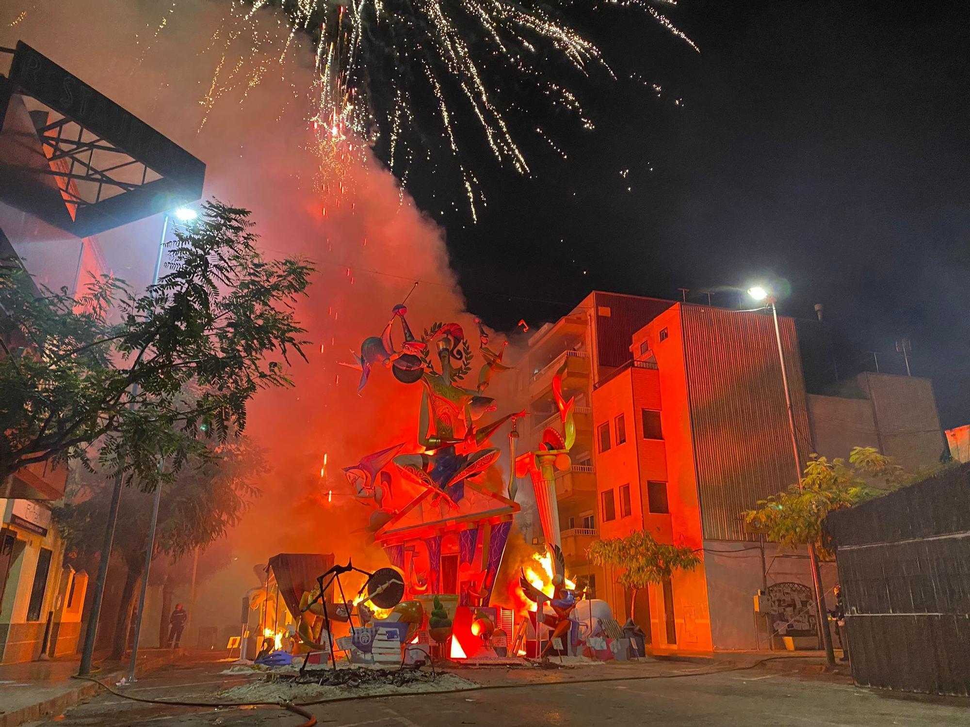 Todo lo que ha dado de sí la 'cremà' de las Fallas 2021 de Benicarló