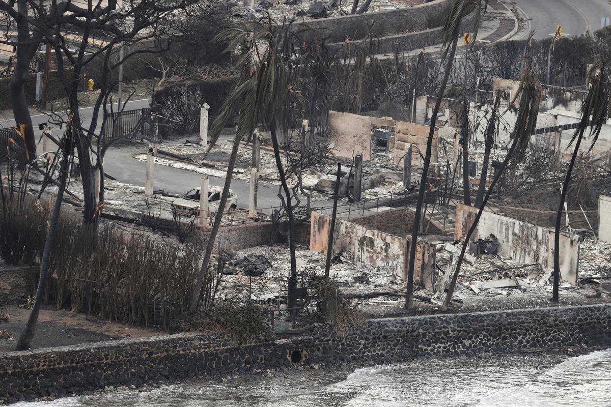 El fuego destruye la localidad de Lahaina, en Hawái