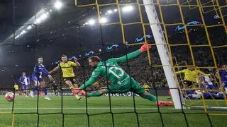El Atlético muere aplastado por el 'Muro Amarillo' del Dortmund