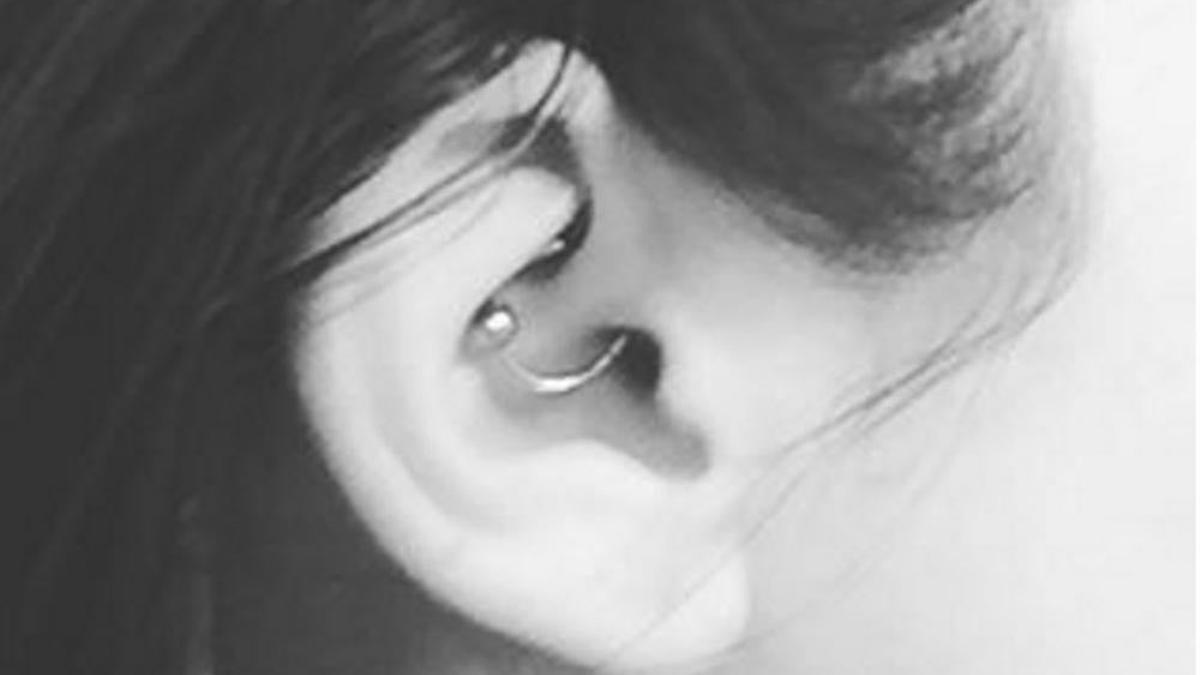 Piercing daith, el piercing de moda