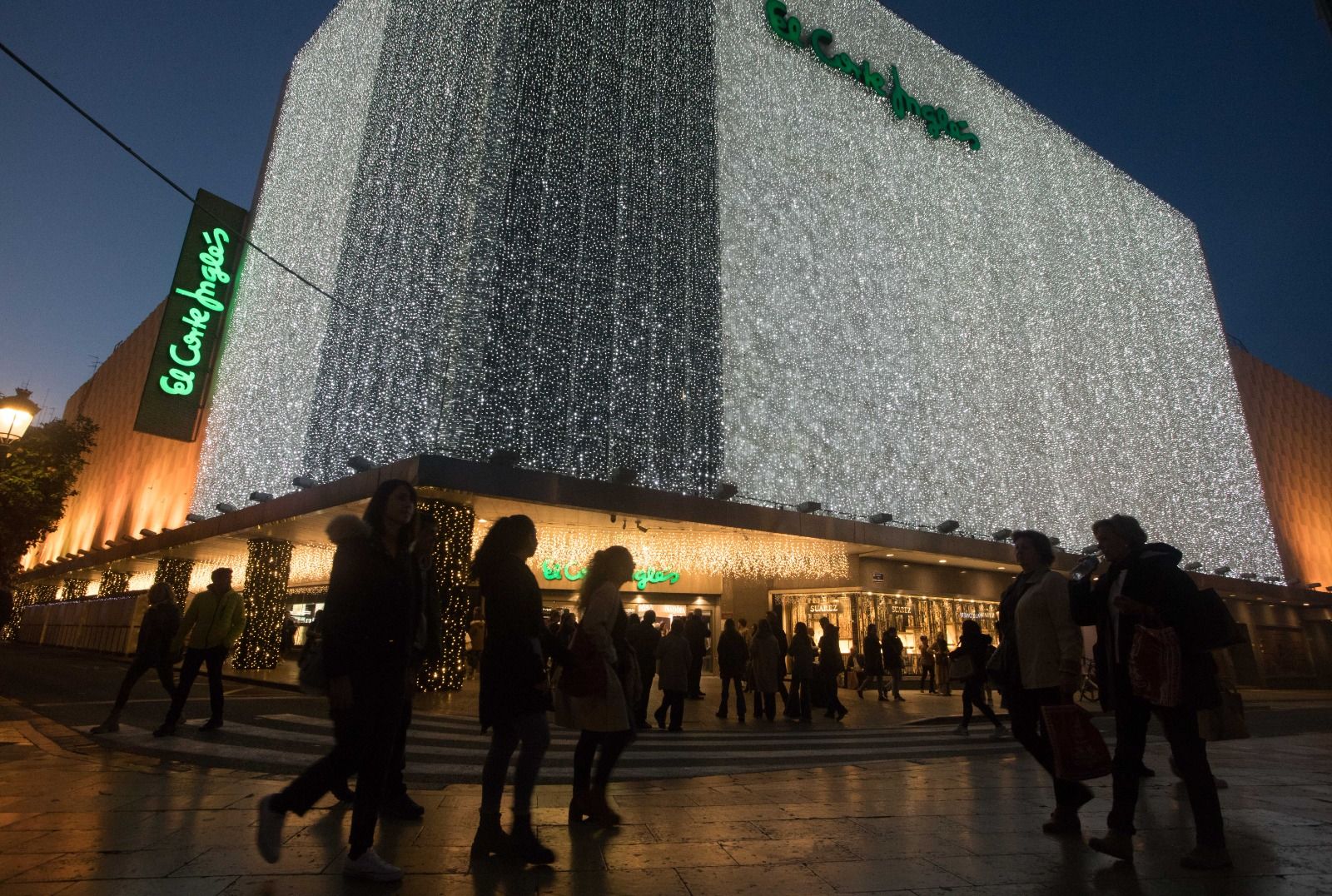 El centro lleno por las compras prenavideñas y el puente de diciembre