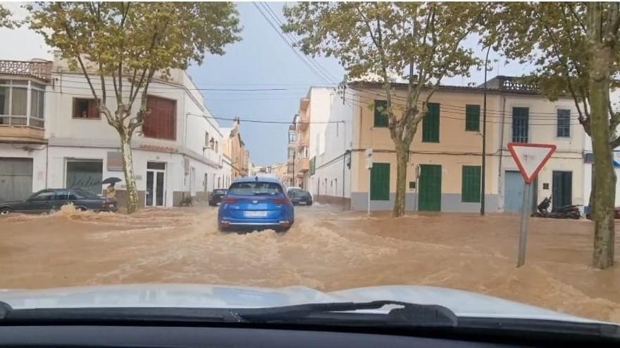 Un fuerte aguacero provoca graves inundaciones en Felanitx