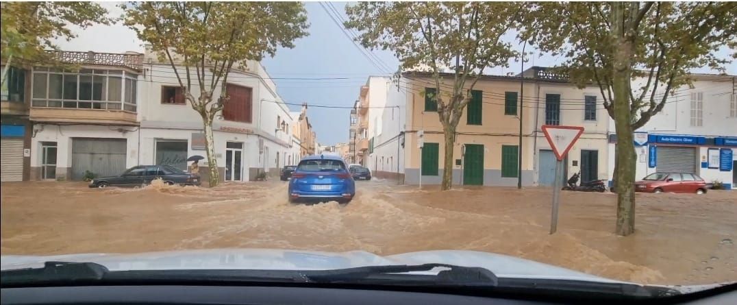 Un fuerte aguacero provoca graves inundaciones en Felanitx