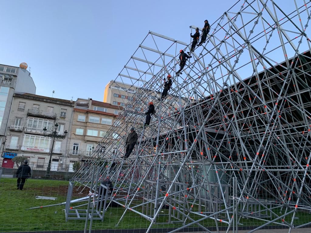 Así se construye la Navidad en Vigo