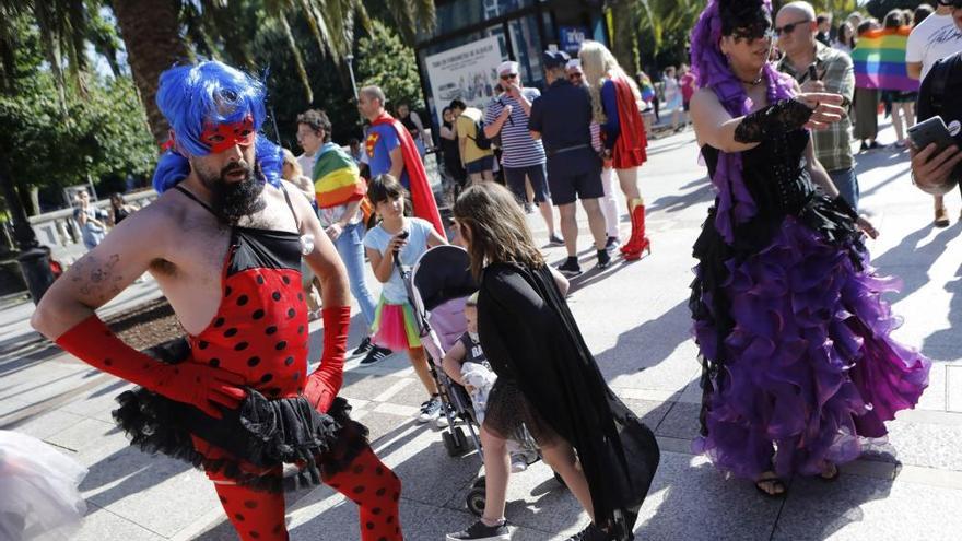 El orgullo gay colorea Gijón - La Nueva España