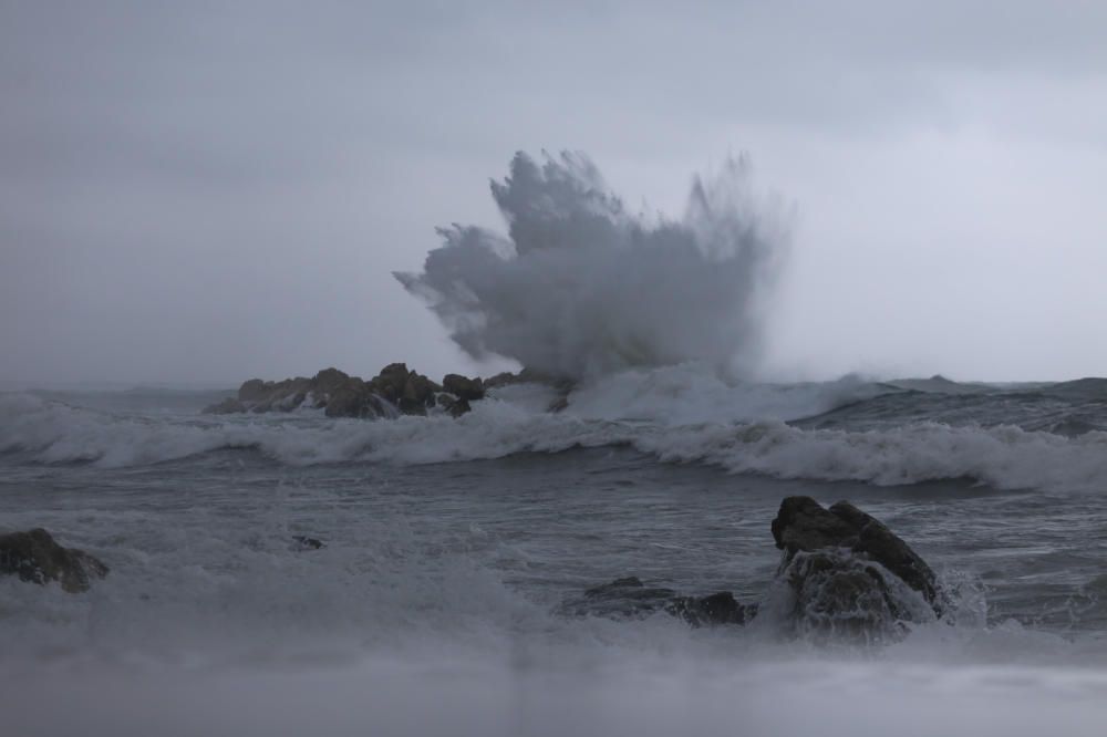 Temporal de llevant a l'Escala