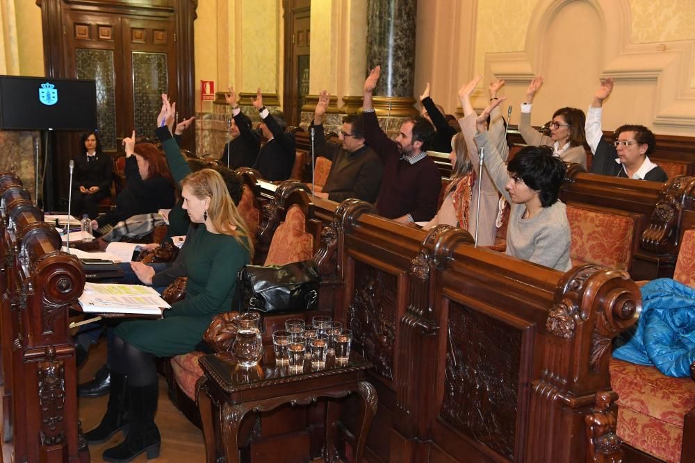 Jubilados y policías llevan protestas a María Pita