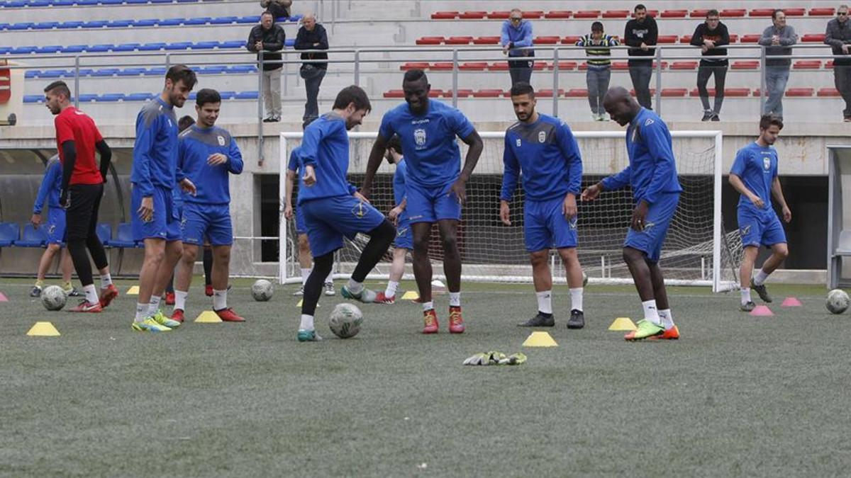 El Eldense ha despedido a varios de sus futbolistas y ya prepara el duelo ante el Sabadell